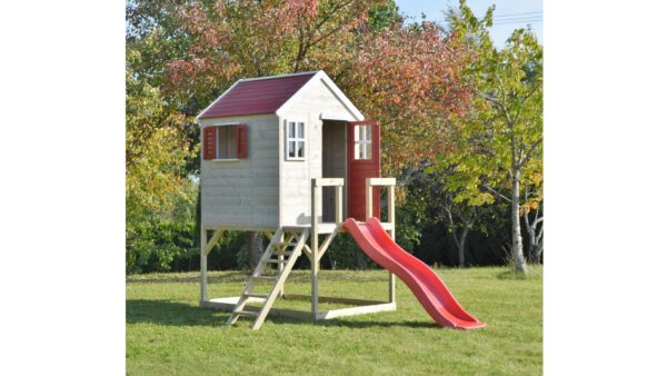 M22 Ház emelvénnyel és csúszdával