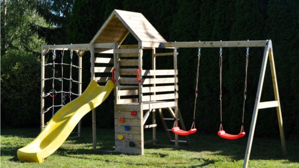 M42-K Mászótorony dupla hintával és csatlakozással edzőteremhez és konyhához